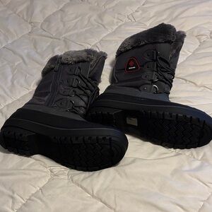 Dream Pairs Black and Gray Winter Boots